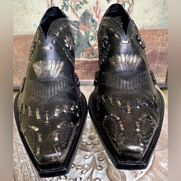 EUC BCBGirls “Toom” Vintage Style Boho Western Ankle Booties. Size 37.5/7.5 - Picture 5 of 14